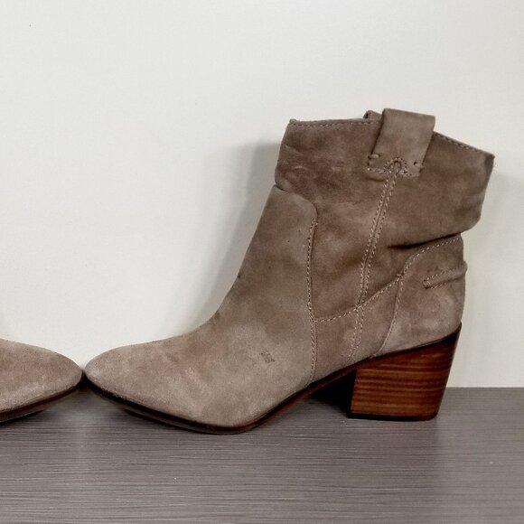 Vince Camuto Maves Stacked Heel Bootie, Tan Suede, Womens Size 9 M / 39 - Picture 8 of 14